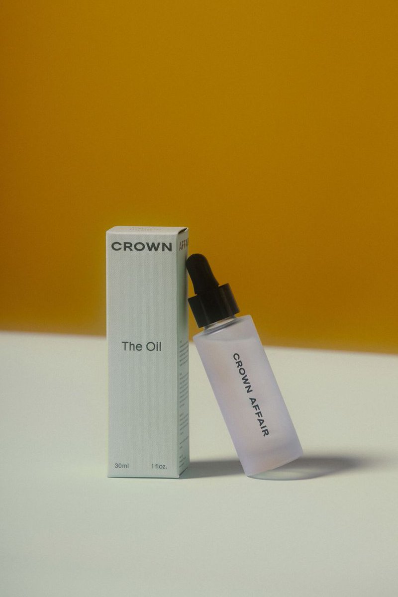 crownaffairhq's tweet photo. Allow us to re-introduce you to the simple tools with the power to transform the health of your hair: the brush, the comb, the oil, and the towel. 🌟 https://t.co/1o72OE1ZYc #crownaffair https://t.co/FrmjIAuS8r