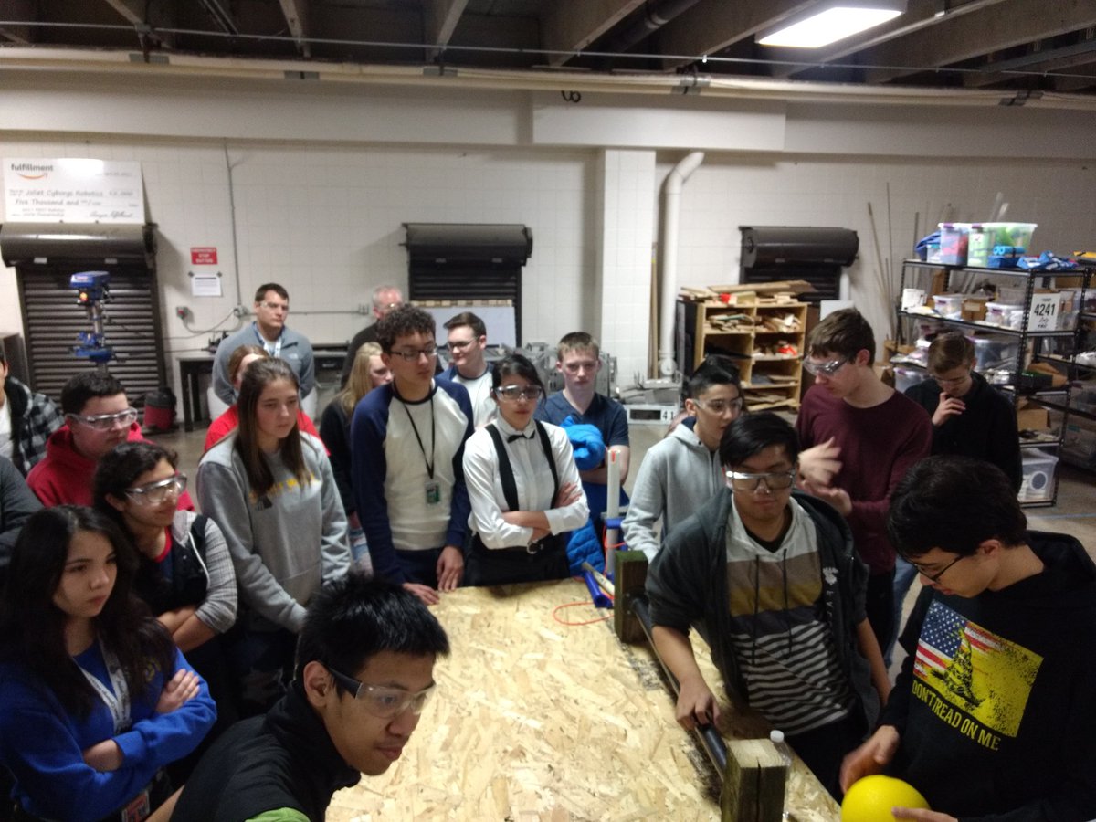 Getting ready to piece the mechanisms of the robot together. Go <a href="/JolietCyborgs/">Joliet Cyborgs</a>