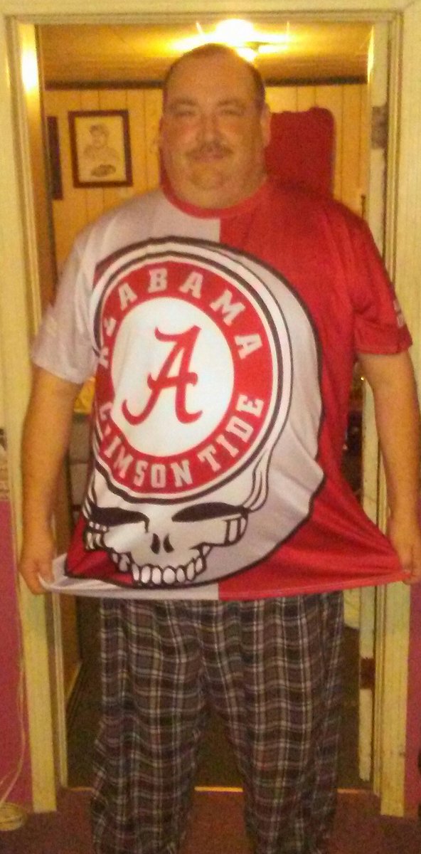 IceCreamKid66's tweet photo. #RTR🏈🐘💯% favorite team &amp; favorite band ! https://t.co/I92DUyTxmh
