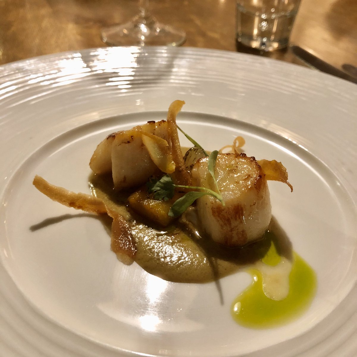 ExmoorFoodFest's tweet photo. Pan fried Scallops, curried cream, parsnio, coriander.
First course by James Checkley at the launch of the #ExmoorFoodFest tonight.
#ExFF20
https://t.co/CfvyzhRynl https://t.co/CxdS0hAi2B