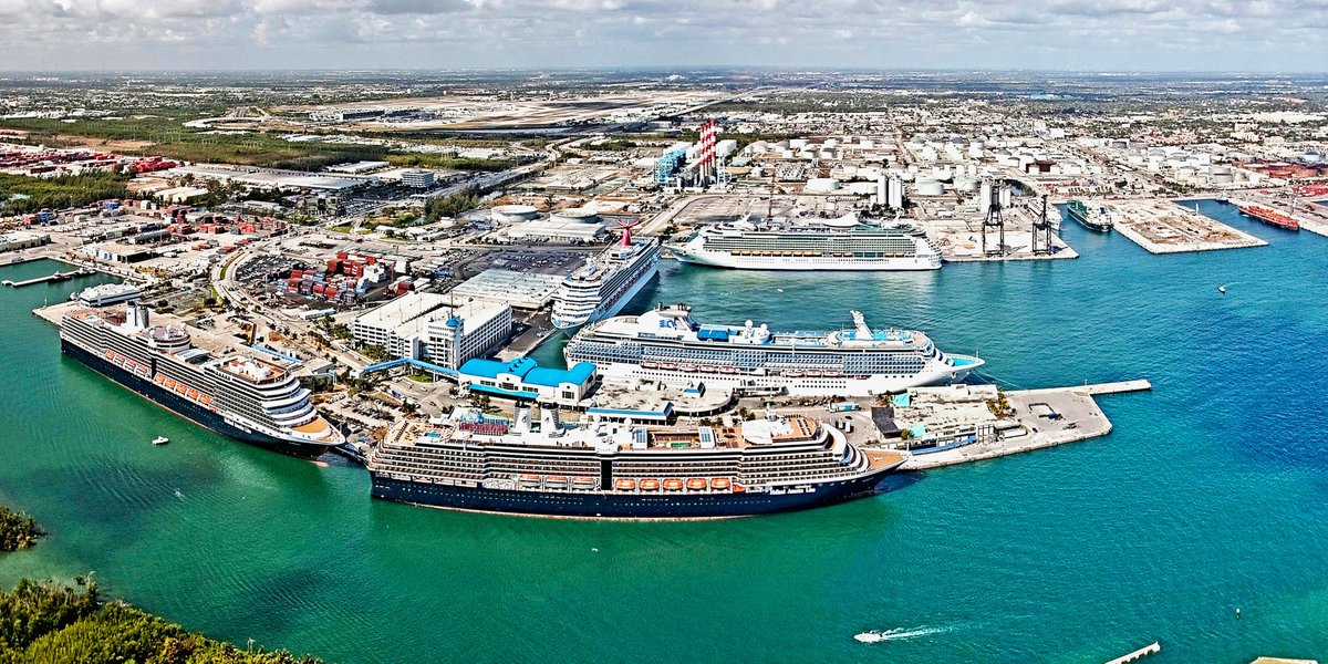 BermelloAjamil's tweet photo. The Port Everglades staff and port consultant Bermello Ajamil and Partners are reviewing their Master/Vision Plan for the port's infrastructure improvement. https://t.co/UDpMSMBJFk
#BermelloAjamil #PortEverglades #CargoPort #SunSentinel #News #infrastructure https://t.co/BSrCeevENu