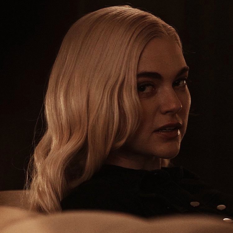 iLizzieSaltzman's tweet photo. “Huh? What did you say?” https://t.co/mm8lMevhPv