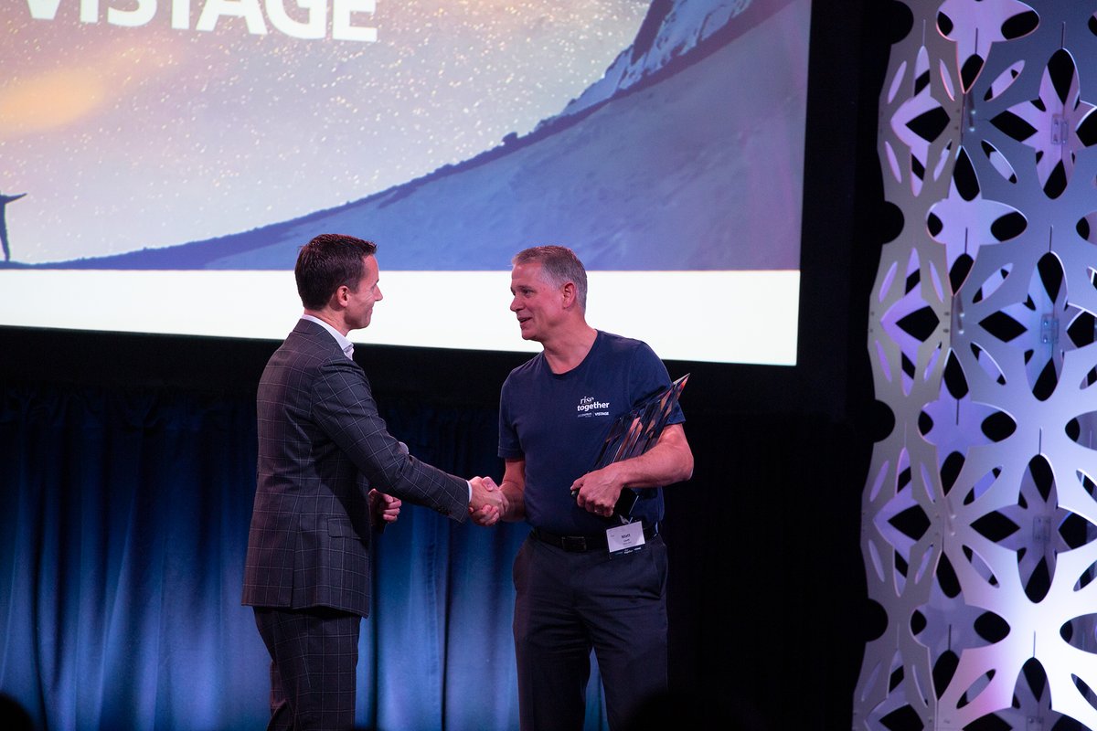 vistage's tweet photo. Congratulations to @MattLauth, of Ohio, the first-ever winner of the Top Chair Award.
 
25 year award, Vistage Chair Richard Wong of Malaysia and TEC Canada Chair Bill Bagshaw. #chairworld2020 https://t.co/gNIumCBYfU
