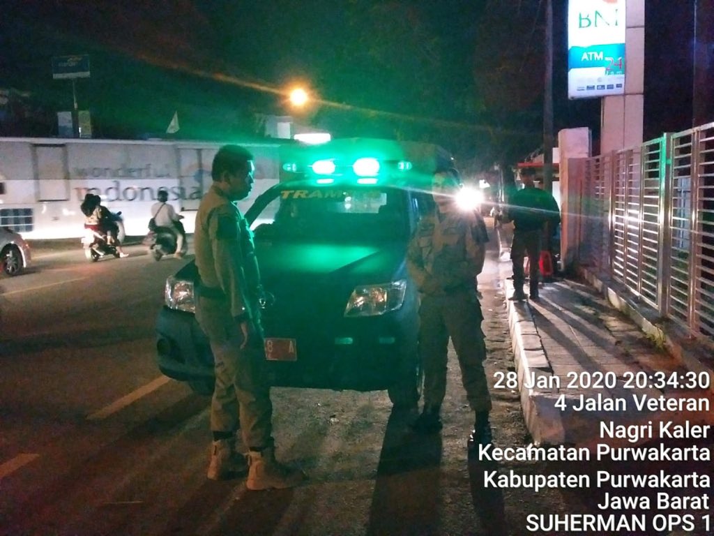 Patroli rutin malam di kab Purwakarta
<a href="/ratna_anne/">anne ratna mustika</a> <a href="/DediMulyadi71/">Kang Dedi Mulyadi</a> @BKPSDM_PWK <a href="/DiskominfoPWK/">Diskominfo Purwakarta</a> <a href="/InspPwk/">INSPEKTORAT DAERAH</a>
