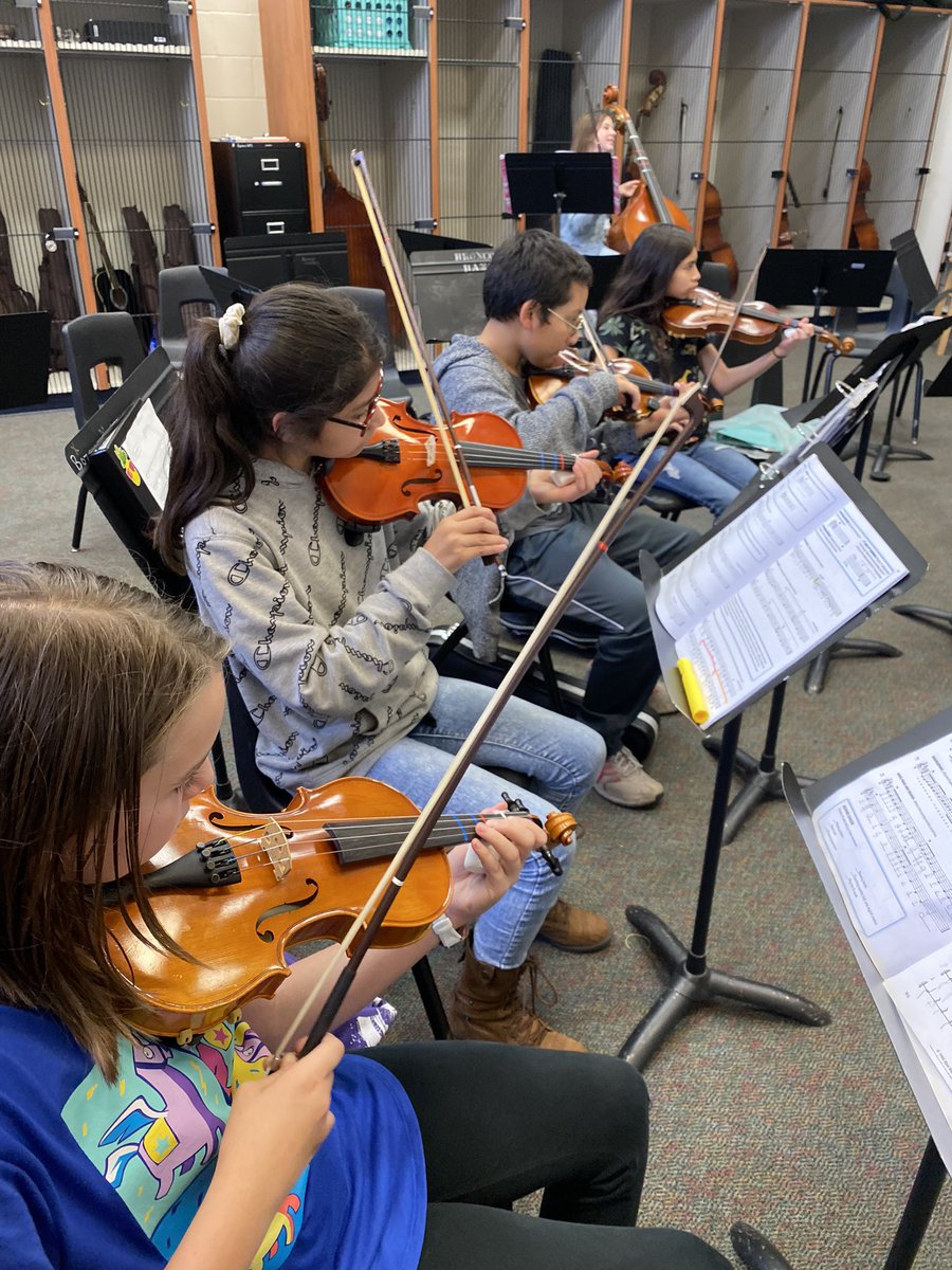 Mrs. Barry’s Orchestra Room! tweet media
