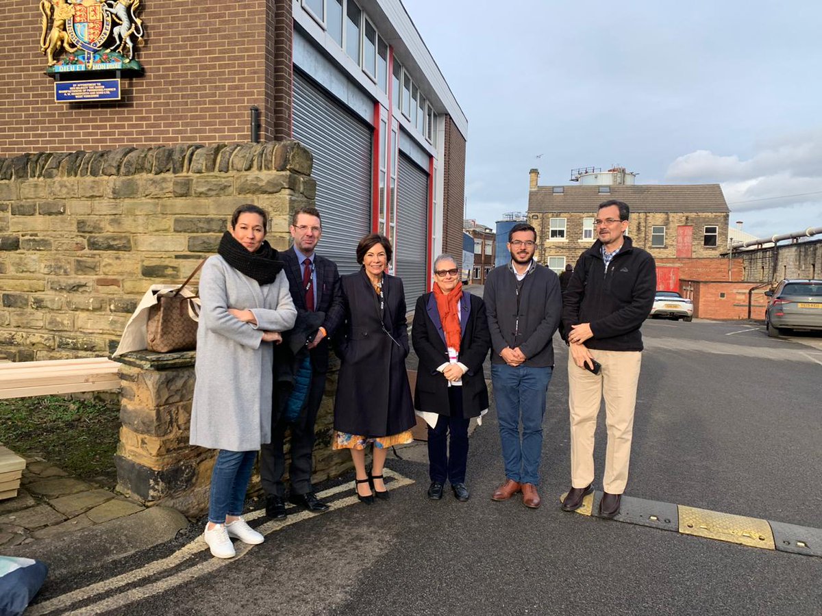 EpicoGye's tweet photo. ¡#Guayaquil es una de las ciudades elegidas por el MIT, para desarrollar estrategias de #innovación de ciudad!
Asistimos a los talleres del @MIT_REAP en Inglaterra, un programa que nos ayudará a plantear una estrategia para competitividad y la #innovación en la urbe. https://t.co/xAGdk2HOzg