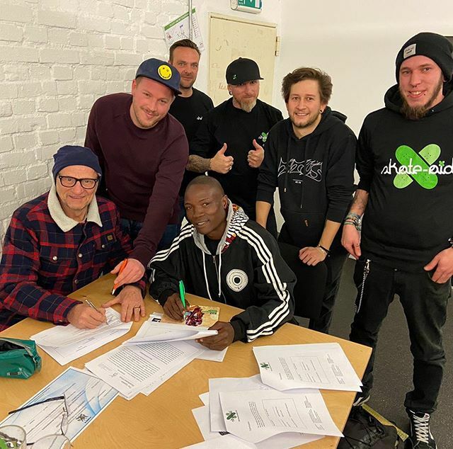 skateaid's tweet photo. A long-time partner became a skate-aid family member today. Papers were signed and grounds were broken for an intense cooperation. The next chapter of skateboard history in Uganda? We’ll for sure try🙌🏻
.
.
.
.
#helpacrosstheboard #skateaid #skateboarding… https://t.co/jNVHgi5bJQ https://t.co/yJYPEOYfYd