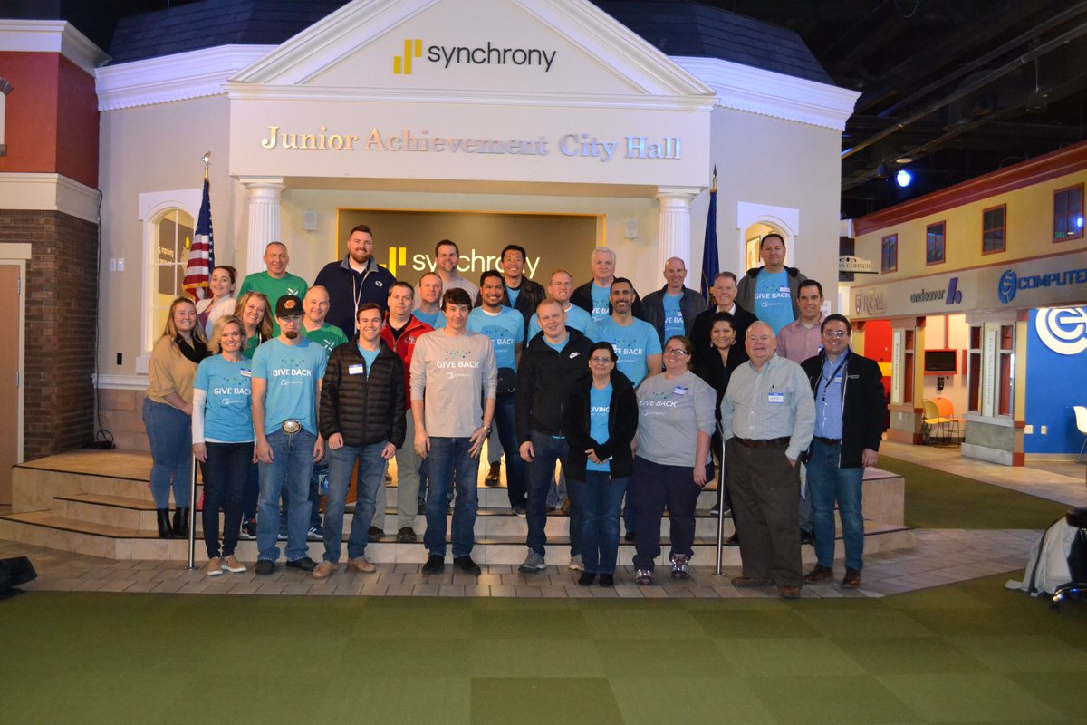 JAofUtah's tweet photo. Check out this outstanding group of #volunteers from @uwsl, @askcomenity, @synchrony, @TABBank & @enerbank helping out for #JAFinancePark @ #JACity. Sponsored by #uwsl, volunteers worked w/ students from Granite Park Jr. to help them develop a "real life" personal budget scenario https://t.co/WF6sLUaKWv