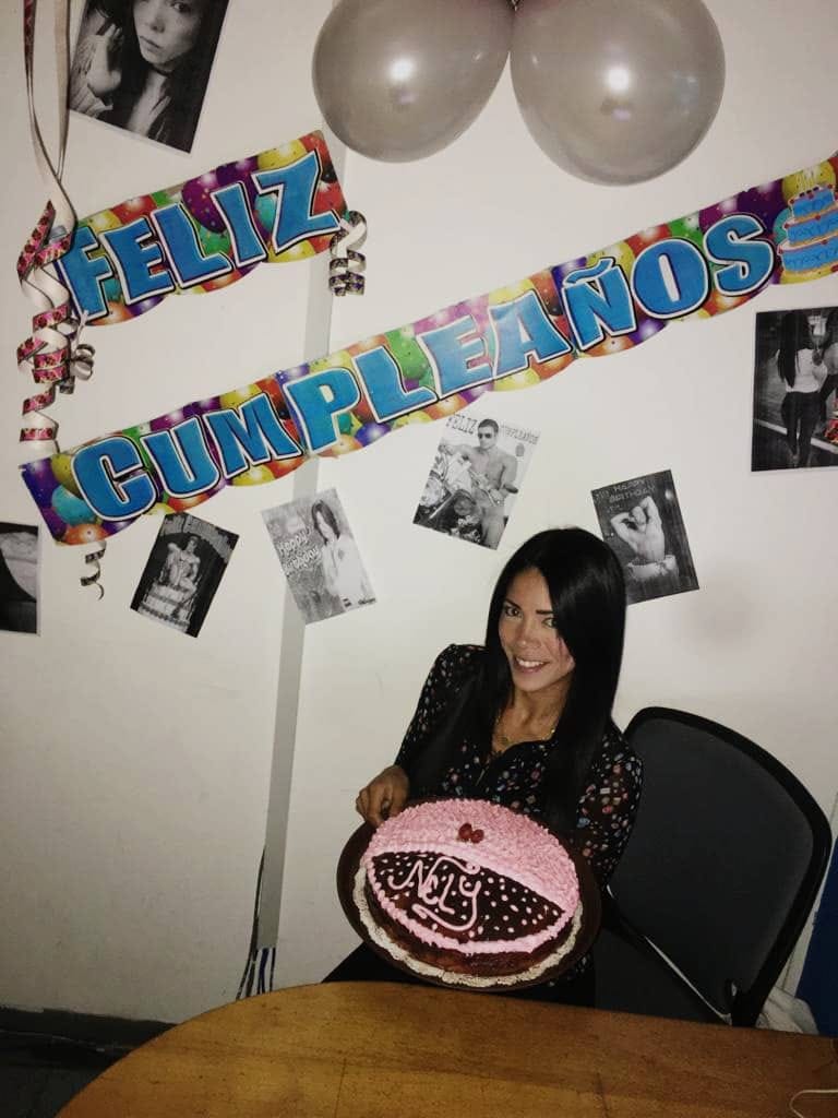 neneramirez15's tweet photo. cumpleañera satisfecha con postres_noheyami realiza tus pedidios!! https://t.co/qfhrPxSqyp
