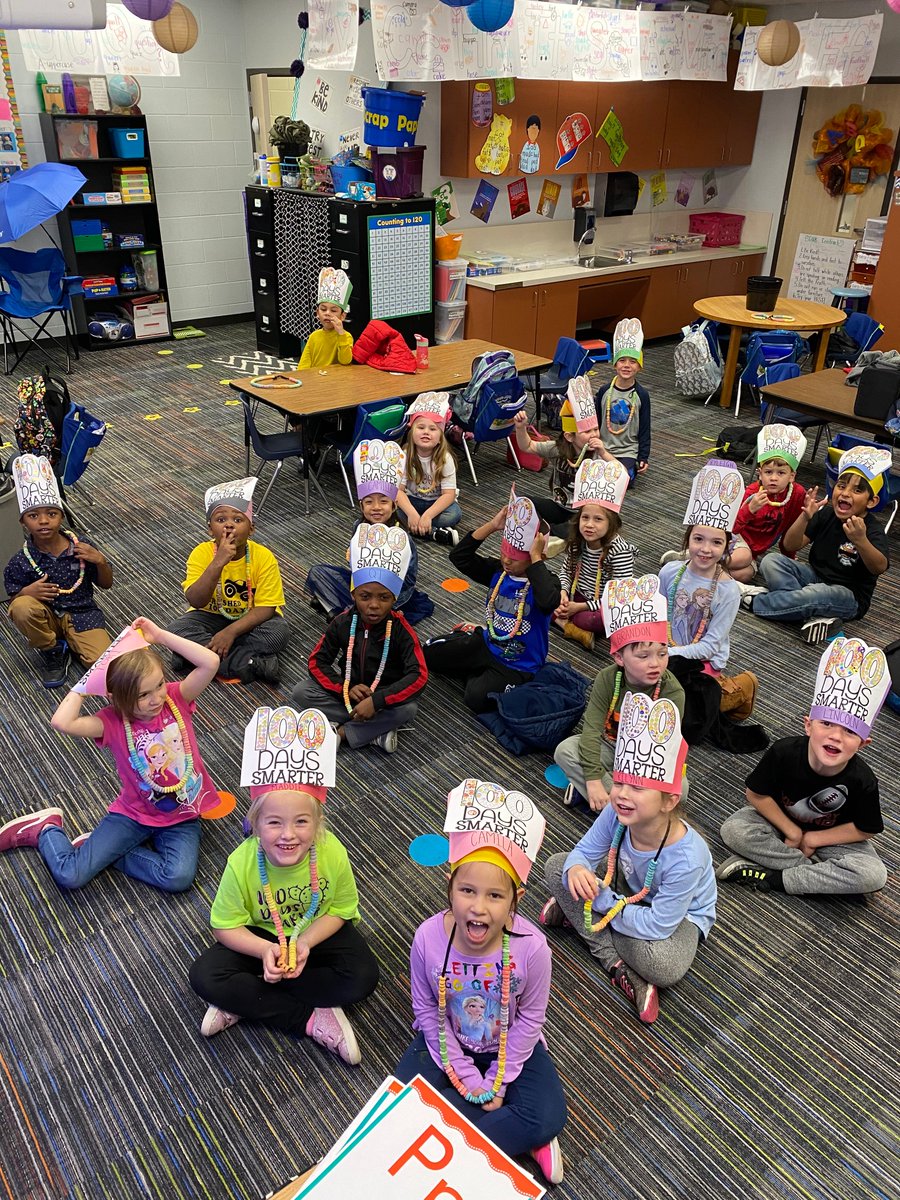 KrauseElem's tweet photo. Happy 100th Day of School from @KrauseElem @GreatThingsBrenham #kesstickstogether https://t.co/PC0he573Dt