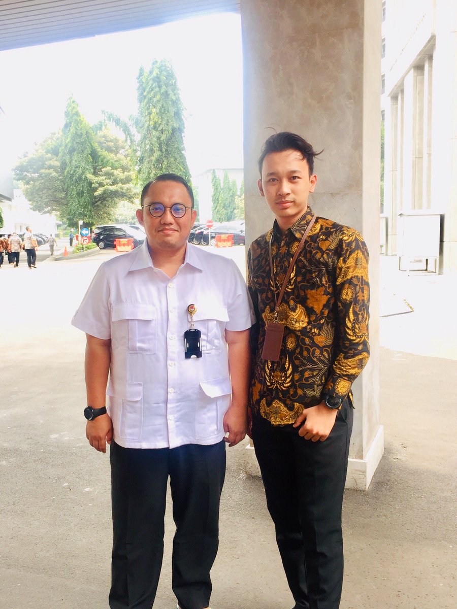 Daffy_Ghani's tweet photo. Bersama Bapak @Dahnilanzar https://t.co/PKyl2Xdyky