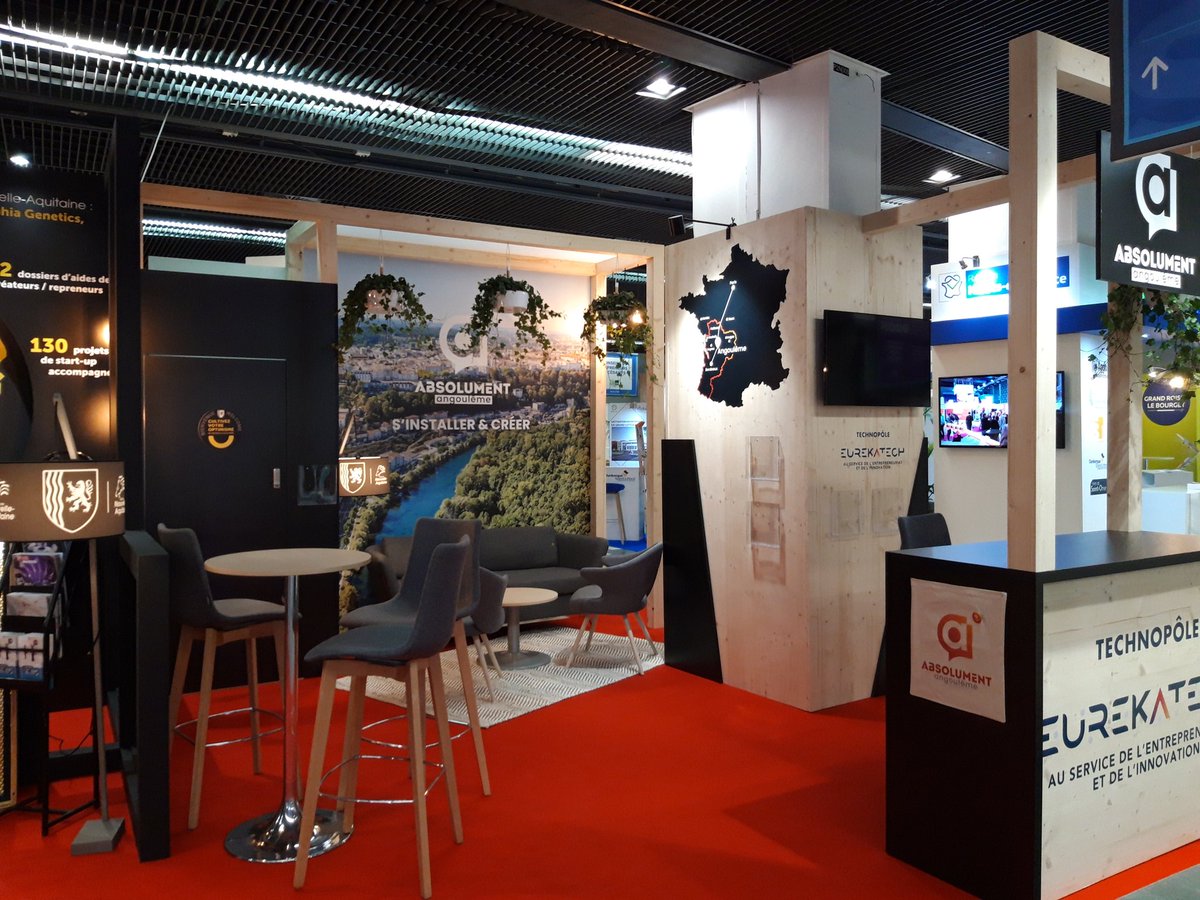 MagaliRouxNA's tweet photo. Village néo-aquitain esprit #NEOptimiste au #SDE2020 @NvelleAquitaine @grand_angouleme @Grand_Poitiers @PerigordDev @AggloLR LotetGaronne https://t.co/bcbw3DFVsO