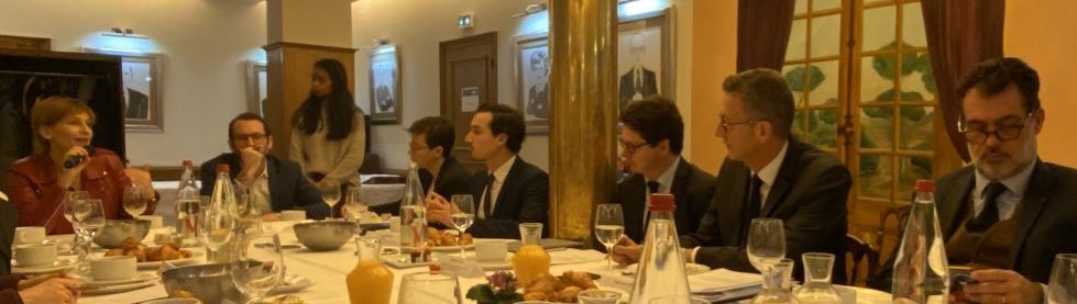 FanchonNorbert's tweet photo. Réunion du club de l’ #accession @ComPublics autour de @JeanLucLAGLEIZE sur la proposition de loi du député : suppression de la surenchère sur la vente des fonciers publics, création d’un fond pour la dépollution@fpi_fr @apeyricot @cmarkea @LaBanquePostale #immobilier #logement https://t.co/oRF6NYcaxx