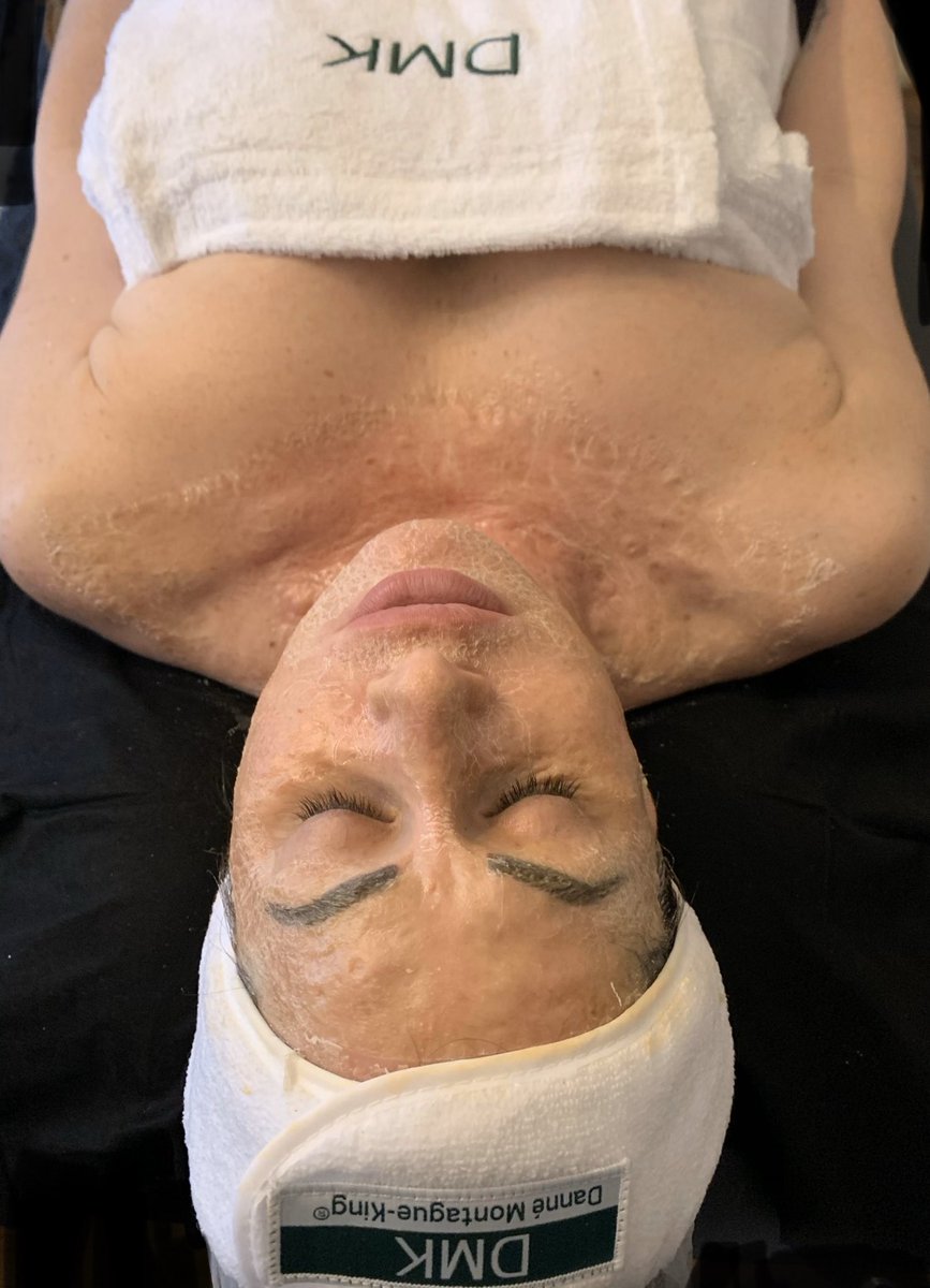 jocolettaskin's tweet photo. Introducing my beautiful client today to #DMK FUNDAMENTALS KITS.

These kits give you the opportunity to experience the DMK Enzyme #facial treatment which you will book with myself and the use of the home care products for 30 days. 

#plasmaticfanatic #dmkenzyme 
#DMKUK #skin https://t.co/sN7qmZSBQm