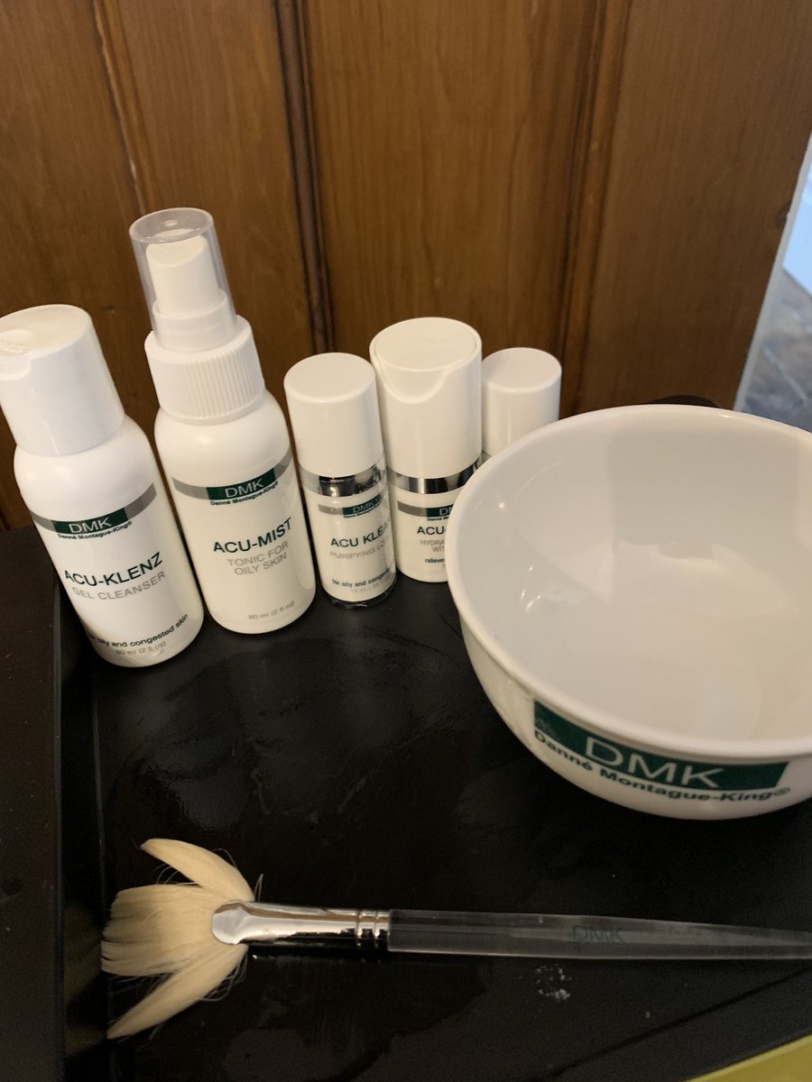jocolettaskin's tweet photo. Introducing my beautiful client today to #DMK FUNDAMENTALS KITS.

These kits give you the opportunity to experience the DMK Enzyme #facial treatment which you will book with myself and the use of the home care products for 30 days. 

#plasmaticfanatic #dmkenzyme 
#DMKUK #skin https://t.co/sN7qmZSBQm