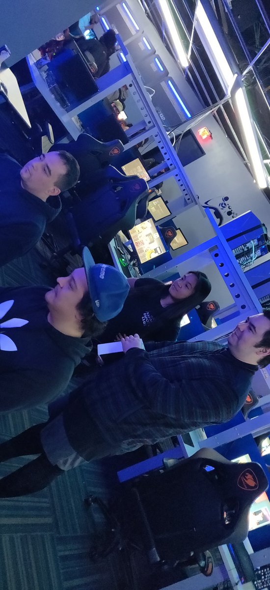 GWeSportsLV's tweet photo. Once again, the crowd for our Tuesday #FightingGameWorks is stacked!
Casual players, tournament junkies & the heavy hitters... all in attendance!
Still some time to get your rounds in! Some come on down to @GWESports & @GameWorks Las Vegas!!
#GWESports #GameWorks #LVFGC https://t.co/sOIjtpPRfP