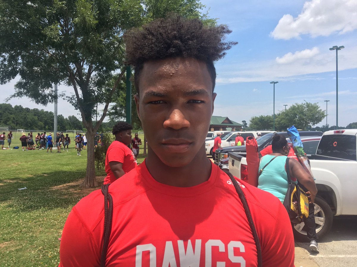 hayden_h's tweet photo. Big congrats to Carthage WR @kelvontay3 on his commitment to #HookEm 

1st 📸: Moochie the sophomore
2nd 📸: Moochie the champion (again) https://t.co/LJUP0GTBT5