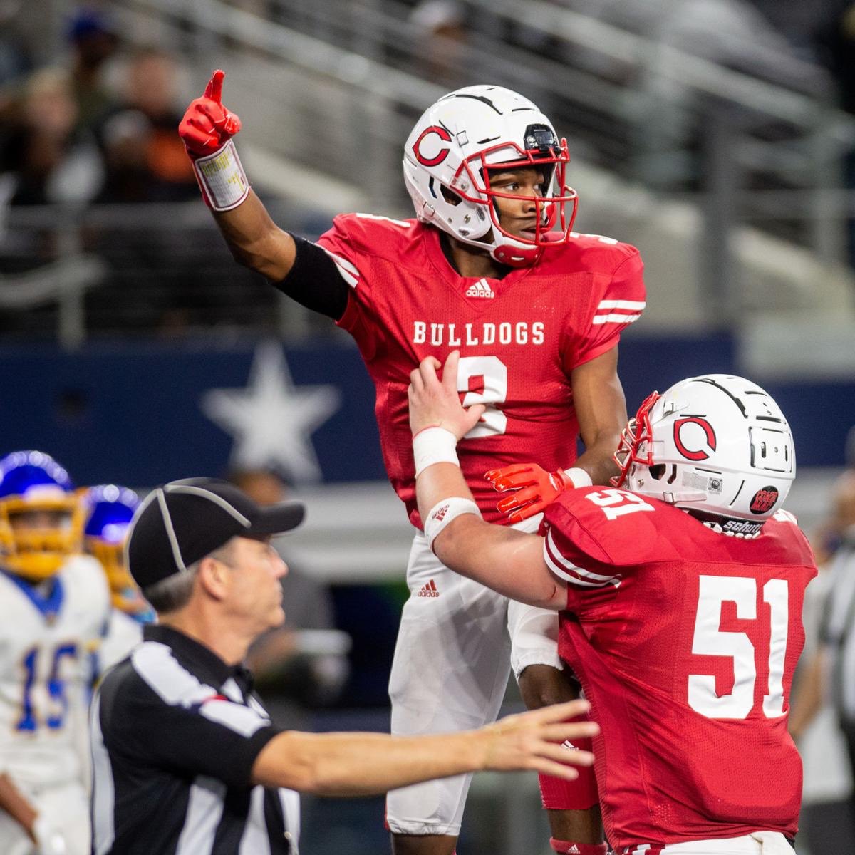 hayden_h's tweet photo. Big congrats to Carthage WR @kelvontay3 on his commitment to #HookEm 

1st 📸: Moochie the sophomore
2nd 📸: Moochie the champion (again) https://t.co/LJUP0GTBT5