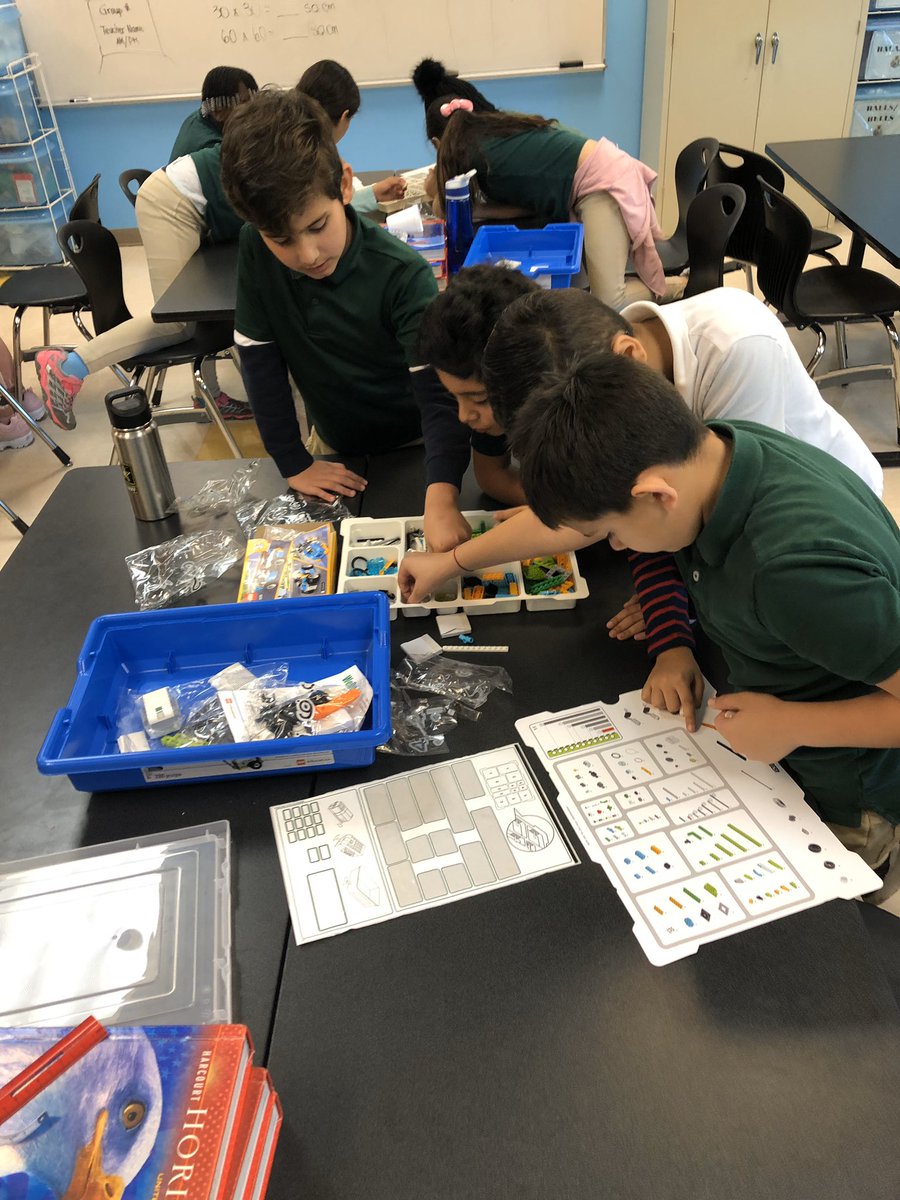 HMFlagler_ES's tweet photo. Learning how to build and program their very own robot using simple coding! #Robotics #WeAreHMF 2.0 #LEGOrobotics @MiamiSup @MiamiCAO @MDCPSCentral @MDCPSSTEAM @STEMDesignation #MrRobotics 🤖 https://t.co/ybtChPPci2