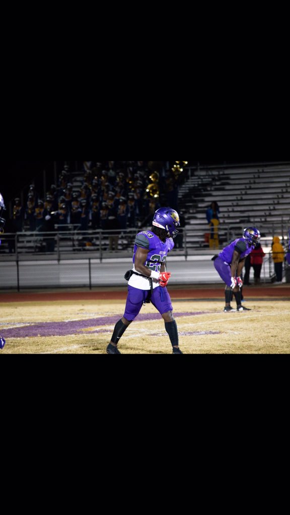 Rixhestopp's tweet photo. 100% COMMITTED to Harding University🖤🤞🏾💯 @AL6AFootball @CoachHillHU @YellowhammerFB @tyvezeh_3 @gregpatterson51 @Harding_FB #CodeBlack https://t.co/mSjrtZRXtv