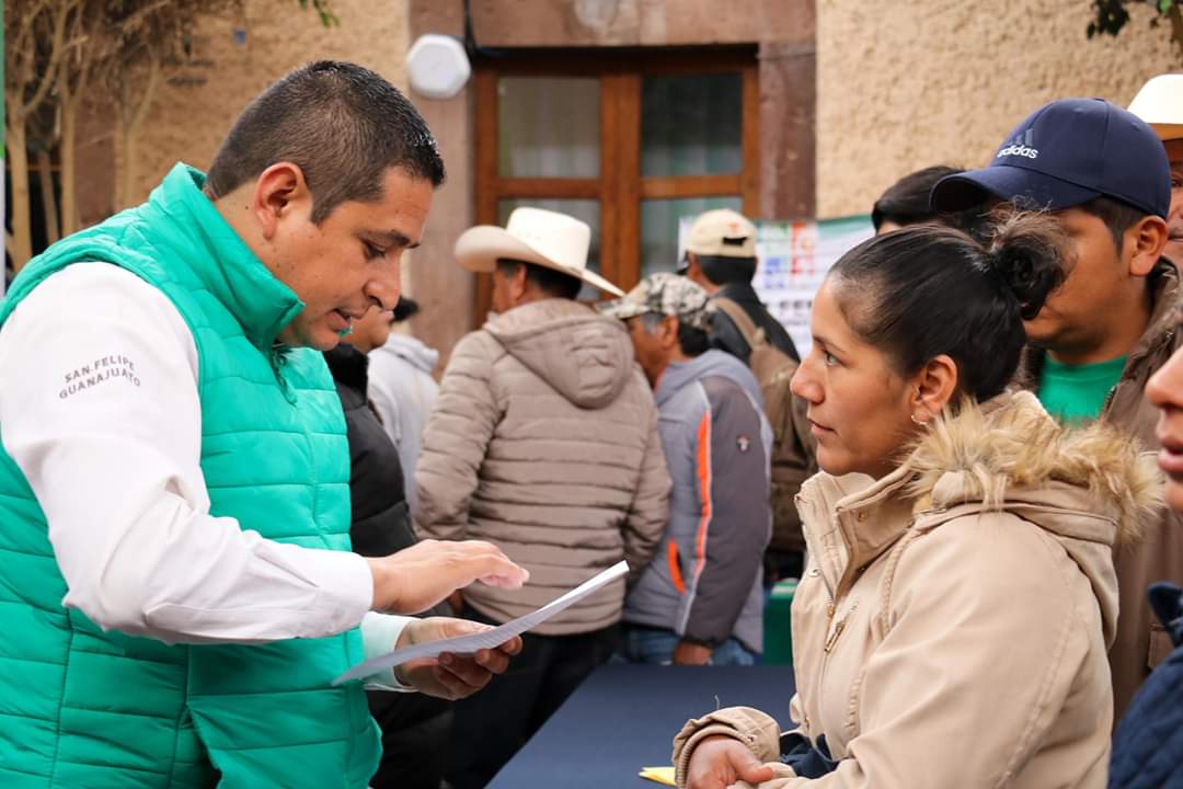 LaloMaldonadoSF's tweet photo. Arrancamos un espacio para dialogar personalmente con los sanfelipenses cada semana, #DíaCiudadano donde atendimos y atenderemos sus necesidades, peticiones en bien de nuestro municipio.
#SanFelipeesProgreso
#UnionTradicionyProgreso https://t.co/1BwfLRZQex