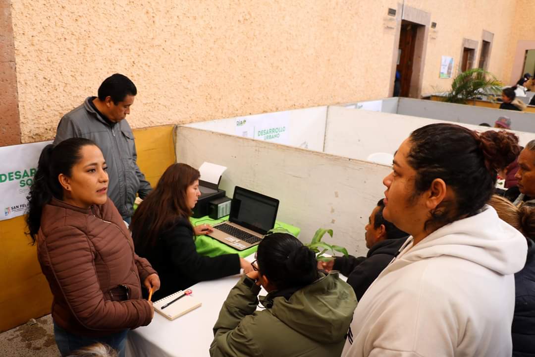 LaloMaldonadoSF's tweet photo. Arrancamos un espacio para dialogar personalmente con los sanfelipenses cada semana, #DíaCiudadano donde atendimos y atenderemos sus necesidades, peticiones en bien de nuestro municipio.
#SanFelipeesProgreso
#UnionTradicionyProgreso https://t.co/1BwfLRZQex