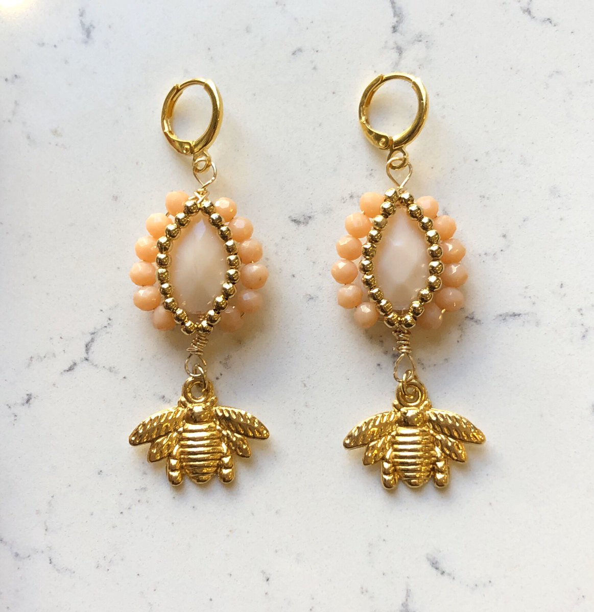 Mar_Bravo's tweet photo. @fernandanbs Mi marca de accesorios personalizados 💖✨
ig: @ marina.bravo.diseno 🐝 https://t.co/Y13n5cGhOF