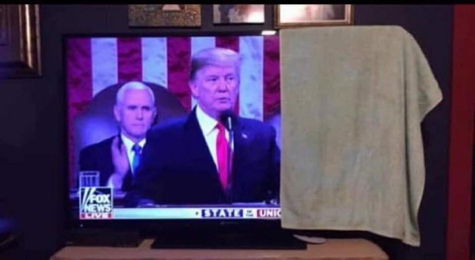 barbie767's tweet photo. This is how everyone watched #StateofTheUnion. #pelosi went home #Pouting #covertheRightsideOfYourTV https://t.co/Q5XyYDQC1Q