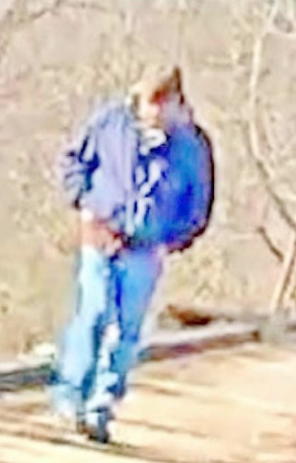 hittman240's tweet image. ADJUSTED #DELPHIMURDERS SUSPECT PIC FROM #DELPHIINDIANA, WHERE #LibbyGerman #AbbyWilliams WERE MURDERED ~ FIRST MANAGING TO TAKE A PIC OF SUSPECT &amp;amp; RECORD HIS VOICE. NEITHER WEARING A #CAP NOR BALDING, BUT HAS A THICK HEAD OF HAIR MISTAKEN FOR A CAP... THEN PULLS UP A HOODIE.