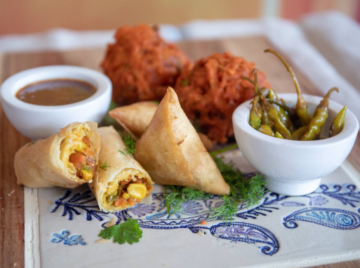 prashadcafe's tweet photo. Be sure to try our delicious vegan/vegetarian snack options. The perfect light meals! 🌿 😉
https://t.co/43XDWCzUMr
 .
#Soya #Butterchicken #Vegetarian #Vegan #Plantbased #Curries #CapeTown #Rondebosch #VeganLifestyle #VegetarianLifestyle #PrashadCafé #IndianFood https://t.co/z6TxA9i0US
