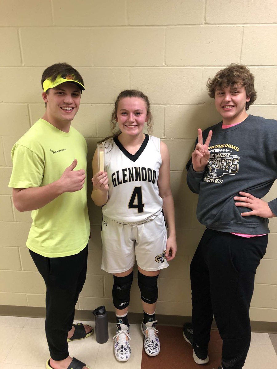 OfficialBigChe1's tweet photo. The big cheese baller for tonight is Coryl Matheny! Coryl did a great job tonight dropping 17 pts and a whopping 8 rebounds to help the Lady Rams seal at least a share in the Hawk 10! #bigcheeseballer #cheesin https://t.co/KmIyz03sb4