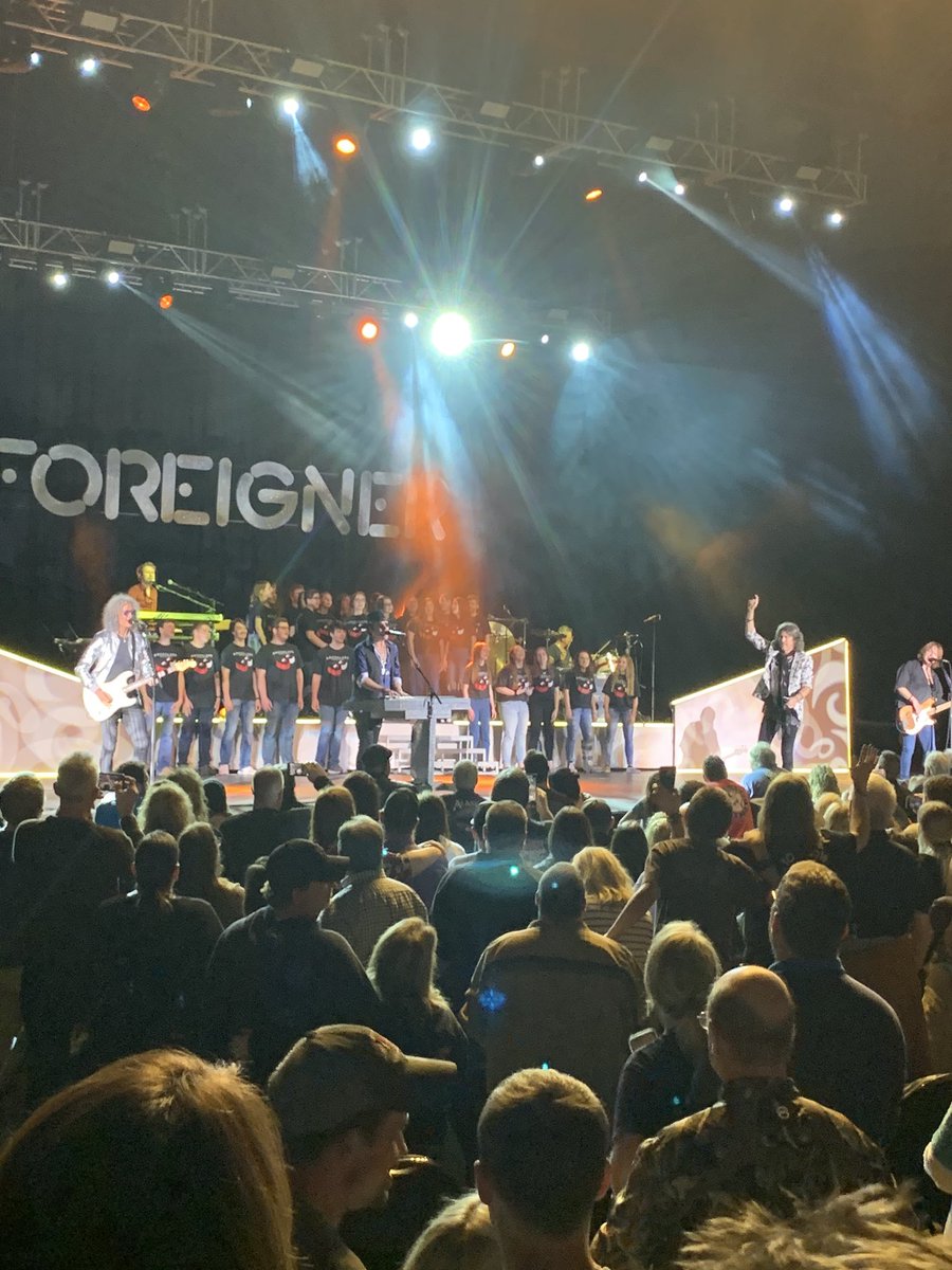 coachqueetqueet's tweet photo. Foreigner did not disappoint! #largetime #bestoffriends https://t.co/57xcY5XVZ0