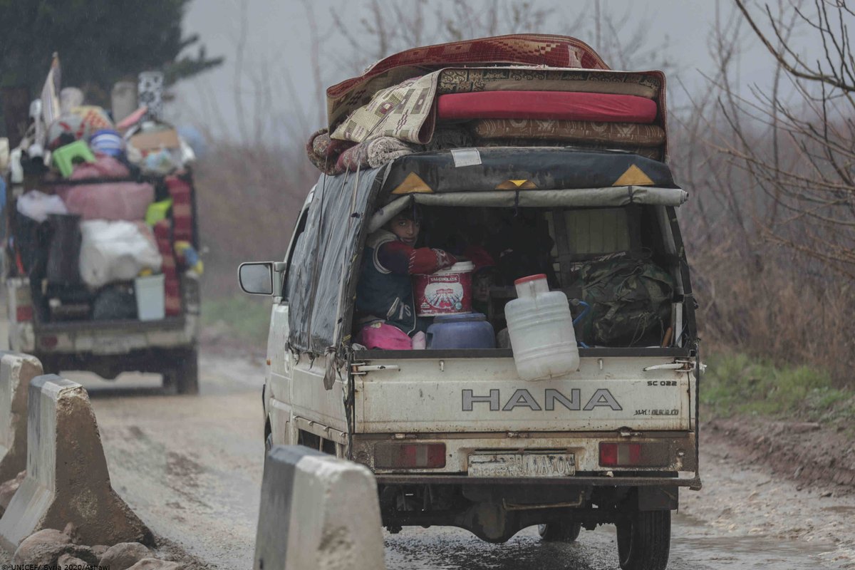 Desperate families are fleeing as brutal violence escalates in Idlib, Syria.

UNICEF is working with partners to reach children with lifesaving health care, hygiene kits, water and food. 

#ChildrenUnderAttack