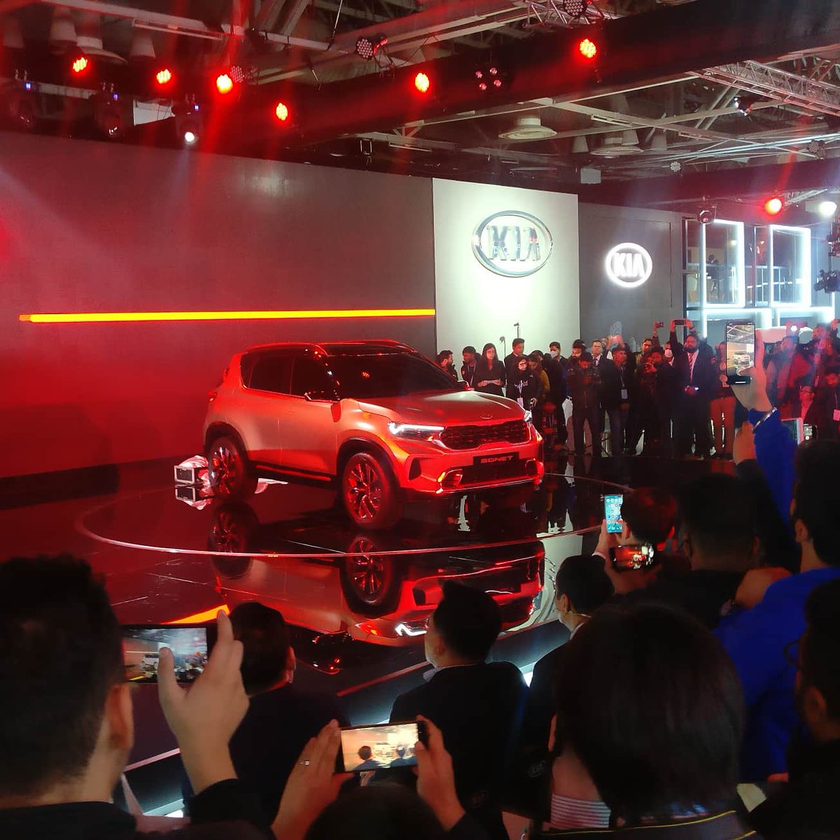 Kranti_Sambhav's tweet photo. This is @KiaMotorsIN's next launch ..#sonet, compact SUV, #Venue #Brezza etc rival @TNTimesDrive #AutoExpoWithTimesDrive https://t.co/LCNxbzxYCh