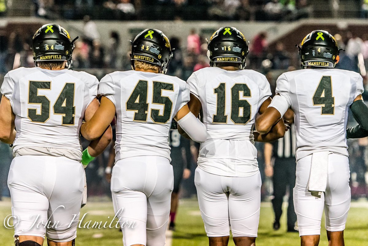 Miles_Williams2's tweet image. This hurt man😔Coach, man thanks for everything. Always made sure I was good off the field. You helped me through my darkest times. You fought the fight! Love you Coach Maberry🤞🏽💚#MaberryStrong4E
