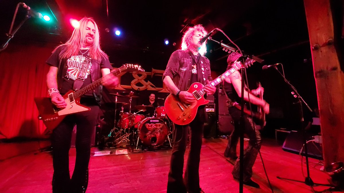 lowryagency's tweet photo. Rock n' Roll is Gonna Save the World! @YandTRocks at @mercylounge tonight kicking ass! @DaveMeniketti is 66 and still kicking everyone's ass! @MikeVanderhule @JillMeniketti #Nashville #MusicCity #rock #melodicrock #classicrock #rockmusic #hardrock #heavymetal #yandtrocks #music https://t.co/XvExZbdszh