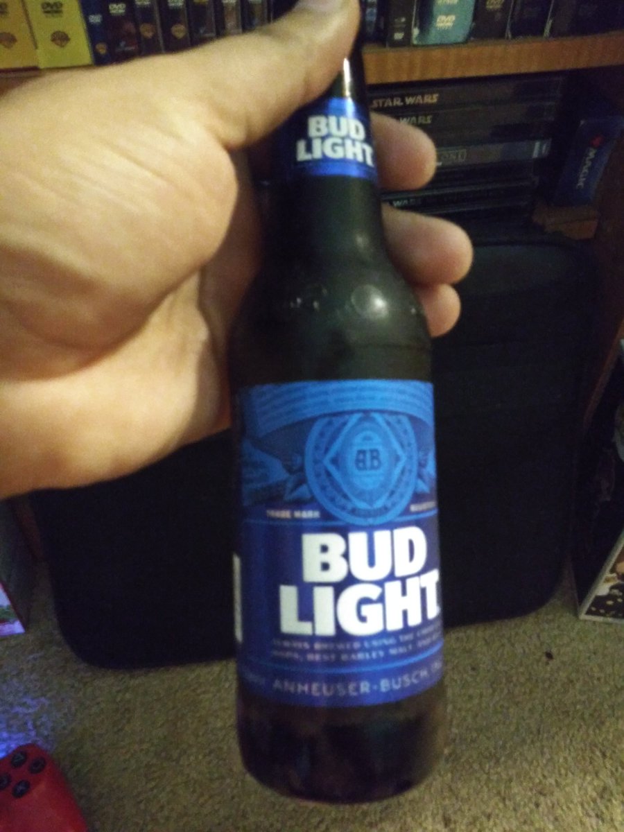 Twist3dsavior's tweet photo. 19 days straight of double shifts finally coming to an end with a nice three days off going to enjoy my night #budlight #workinghard #singlelife https://t.co/pVTWzQT4Ec