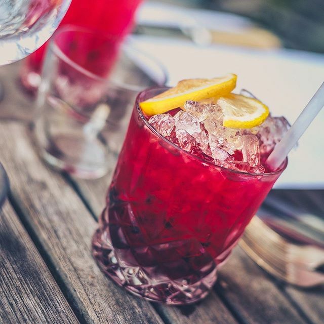 We're halfway through the week, treat yourself with a Cocktail! 🍸

It may be cold outside but don't forget that we have plenty of heated blankets available at Eden to keep you warm! ♨️
.
📍Terrace Road, Bournemouth, BH2 5AQ
.
📞 01202 311005 instagram.com/p/B8LYPuKJHGB/