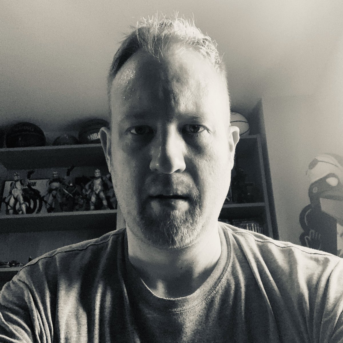 craigsmith365's tweet photo. Day 36 of my rowing to get fit challenge inspired by @davidgoggins, another 8km added to the tally. Virus is ruining all my plans, missed another 7 days... 🦠🥶🤒Total rowed so far is 136km. IOUs (19 days missed) still to be collected... 🚣🏼💪🏼 #gym #rowing #canthurtme #takingsouls https://t.co/CwjV614GbN