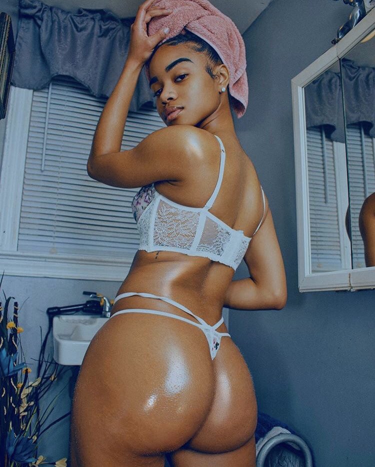 FearlessMuseMag's tweet photo. As she turns around and says “You trusting the process or not” #Fearlessmusemag #Fearlessmusemagazine #Model #Photography #Evo2020 https://t.co/zRJnjUc92i