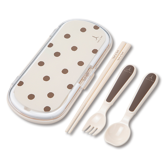 バースデイ しまむらグループ Teteatete のトリオセットをご紹介 お箸とスプーンとフォーク トリオ セットでお弁当や給食を楽しく食べよう シンプルなドット柄で男の子も女の子も使いやすいよ 商品等に関するお問い合わせは お近くの店舗まで バースデイ しまむらグループ Teteatete のトリオセットをご紹介 お箸とスプーンとフォーク トリオ セットでお弁当や給食を楽しく食べよう シンプルなドット柄で男の子も女の子も使いやすいよ 商品等に関するお問い合わせは お近くの店舗まで