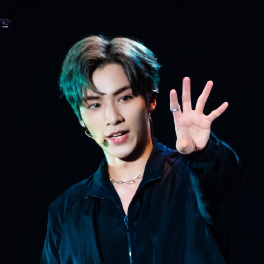 xiaojunpics's tweet photo. Missing him and his cute bunny teeth https://t.co/IQw07Z8SS5