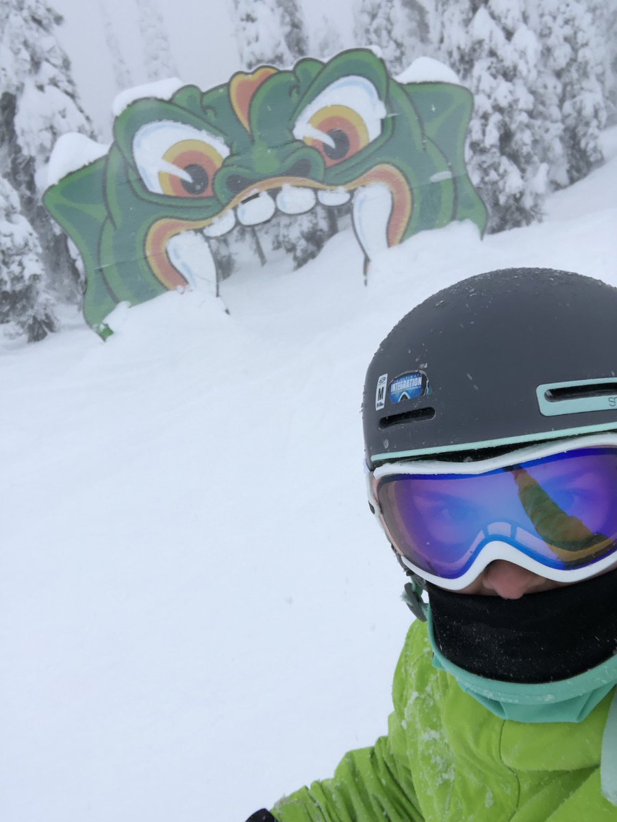 Jahoofka's tweet photo. Swimming in powder with the Snow-gopogo at @BigWhite was amazing. Visibility wasn’t always the greatest &amp; it got a little windy but couldn’t have asked for better company in the incredible mountain air #comingintepid #heyall #waittillyouseemydip #justneedsmorewaterbro #itslitfam https://t.co/5oKJ7JpYB7
