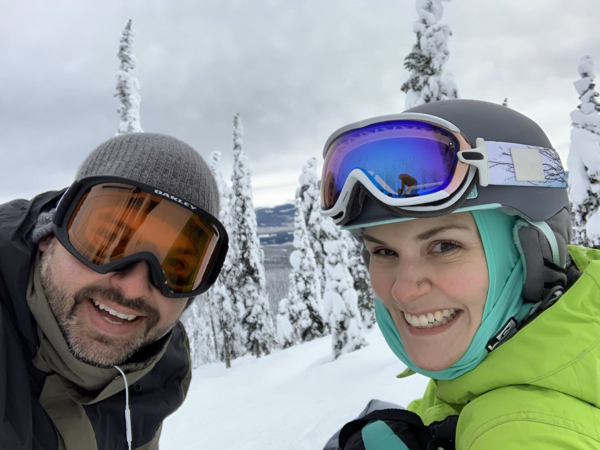 Jahoofka's tweet photo. Swimming in powder with the Snow-gopogo at @BigWhite was amazing. Visibility wasn’t always the greatest &amp; it got a little windy but couldn’t have asked for better company in the incredible mountain air #comingintepid #heyall #waittillyouseemydip #justneedsmorewaterbro #itslitfam https://t.co/5oKJ7JpYB7