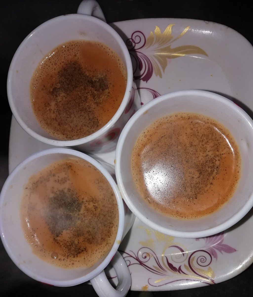 Angelic_Duggu's tweet image. दीवानी है दुनिया ,
इन दो नाम की, एक रंग सांवला,
दूसरे चाय के जाम की...

#masala_chai ☕❤️