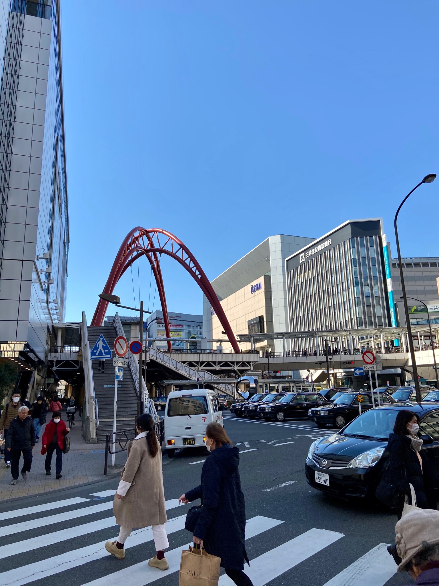 Twitter 上的 ウヒョ助 塚脇永久 立川駅 相変わらず 駅前だけ大都会 北口も南口もあんまり変わってなくてホッとする ただ駅前の喫煙所 がなくなっていて 野外タバコ全面禁止のクリーンな街に どうした立川 T Co 94d1scjxso Twitter