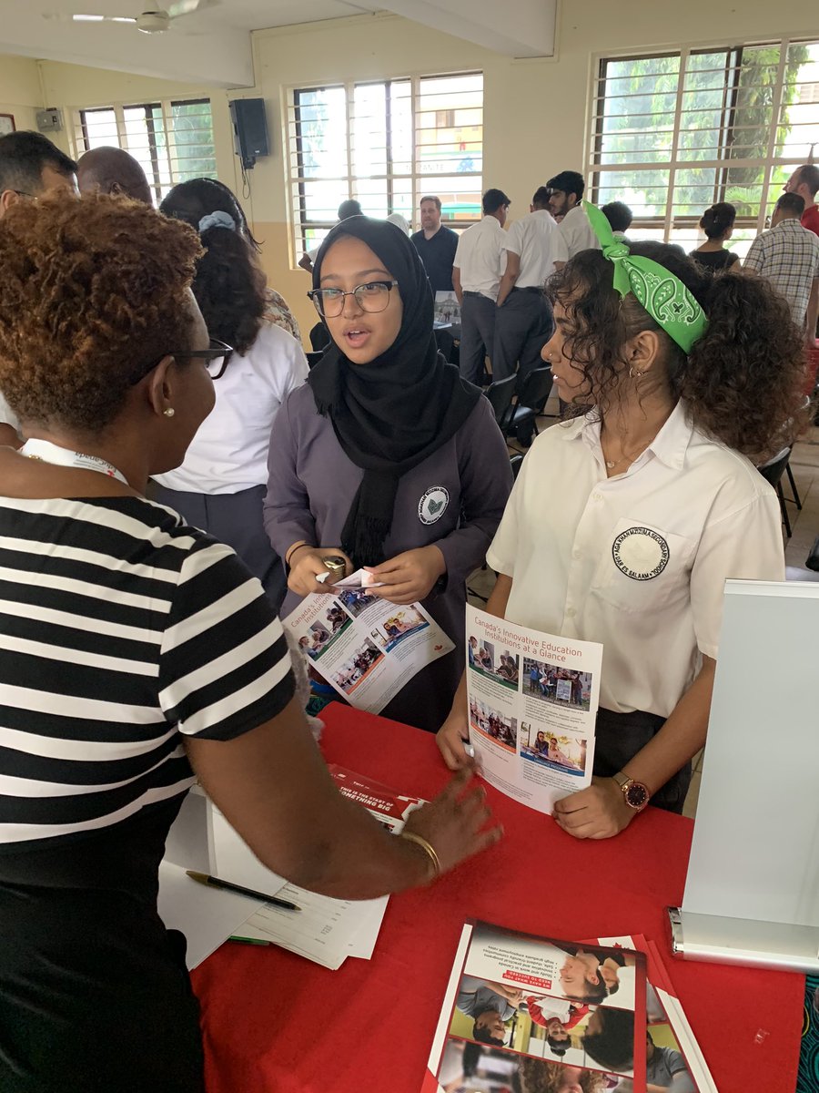 SLCintl's tweet photo. Starting our #EduCanada 🇨🇦 tour in #Tanzania 🇹🇿 at the #AgaKhan High school in #DaresSalaam / @whatsinsideslc #proudtobeslc #slclarryworld https://t.co/Rr3F5KCktU