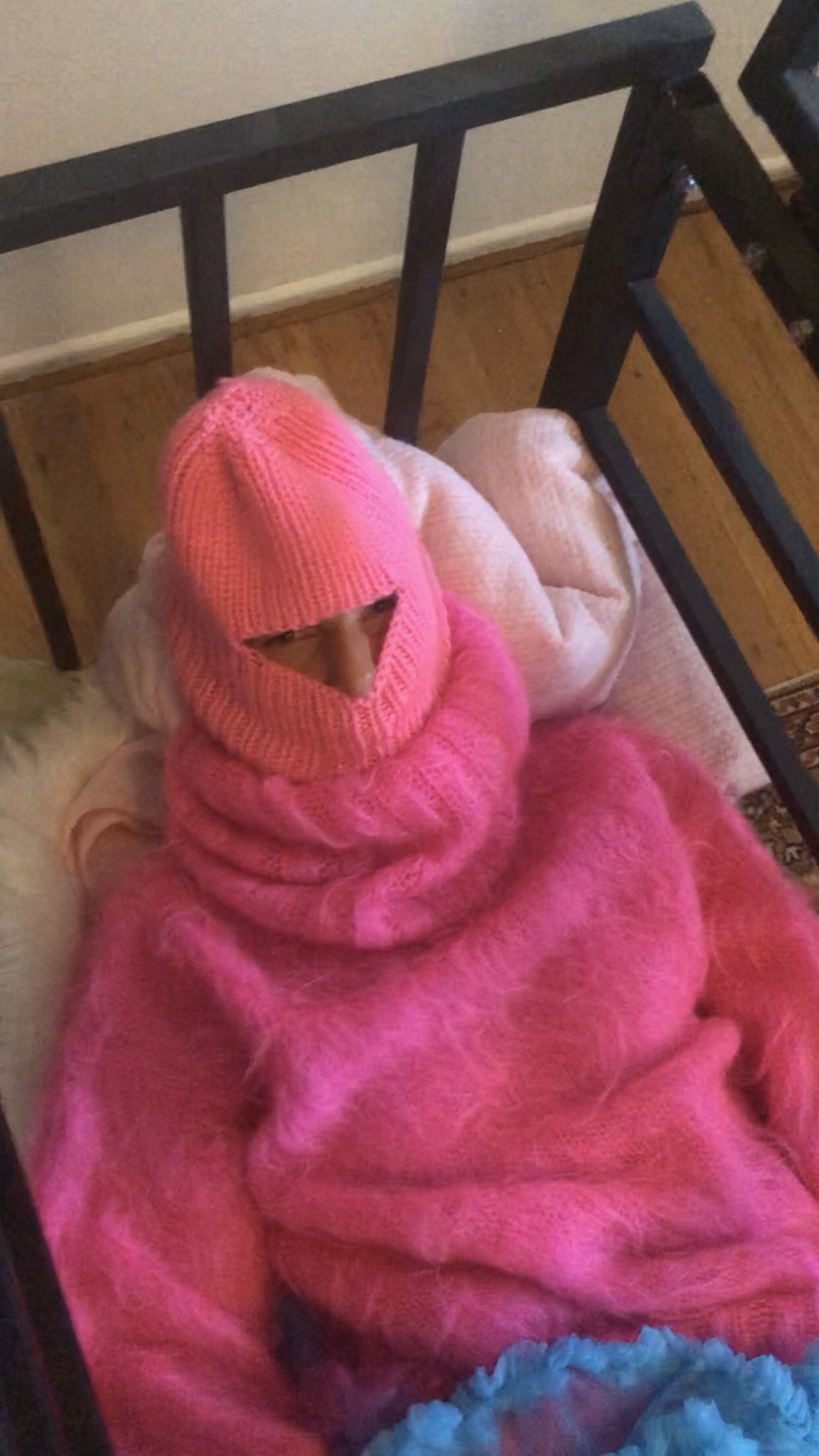 TW Pornstars - 4 pic. Sweaterbondage. Twitter. #woolfetish. 6:51 AM - 5 Feb  2020