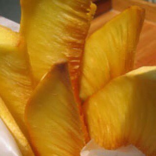 pacific_talk's tweet photo. N O S E L F C O N T R O L ... who doesn’t love #breadfruit and #breadfruitchips! Pure Pacific #comfortfood 💚 #dietstartstomorrow #papuanewguinea https://t.co/E0fgREOq7S