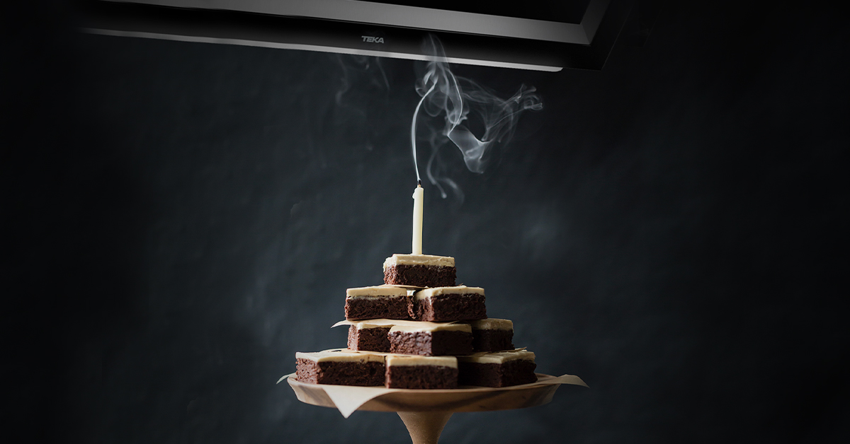 TekaUAE's tweet photo. Looking for a way to impress him?
These dark, rich, and fudgy chocolate brownies with a butterscotch-like caramelized white chocolate on top surely will make your date a memorable one.
This can be the perfect dessert to finish a special day.
#CookfromtheHeart #DessertLove https://t.co/9yyaxInmGB